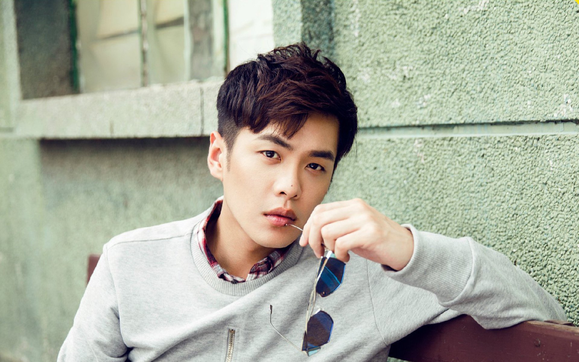 曼联主帅赛后称赞年轻球员表现，曼联最年轻的队长