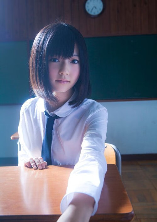 美国大学篮球冠军赛激烈进行，韦恩大学、肯塔基队争夺冠军，美国大学篮球联赛赛制