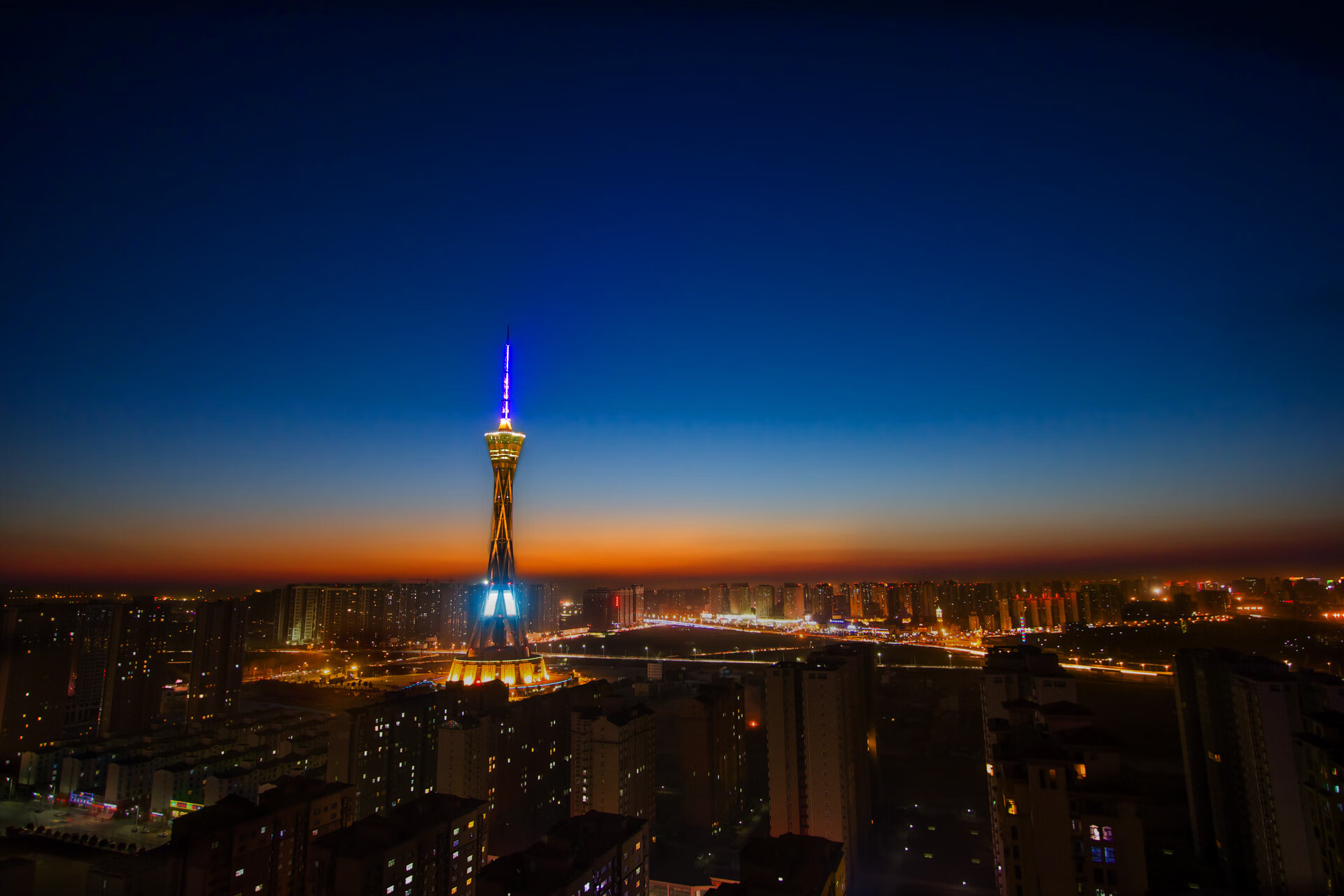 爱游戏体育（AYX）官方APP下载-诺埃·庞蒂展现新生代蝶泳实力，庞德诺威