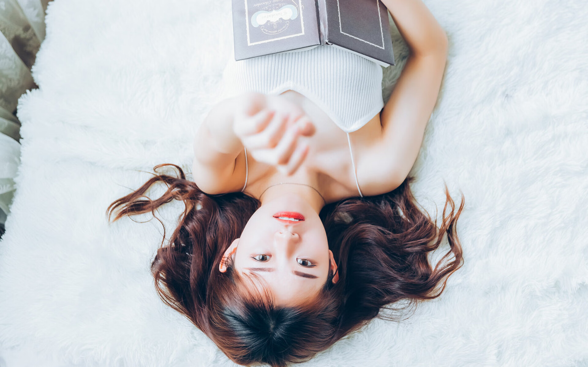 马刺首秀拉开重建序幕战术讨论，马刺官推2021